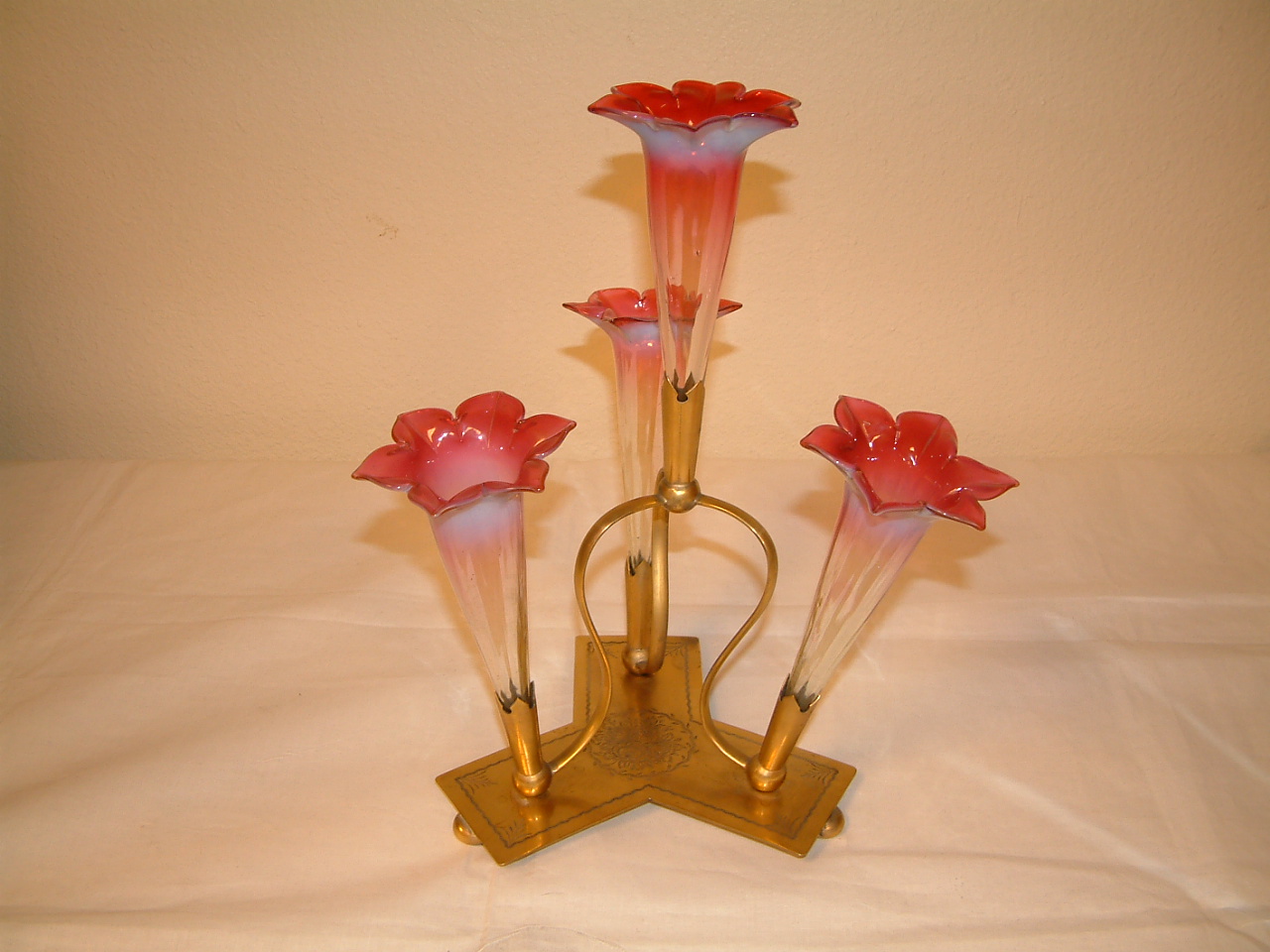 Cranberry Opalescent to Vaseline 4 Flute Epergne - Image 2