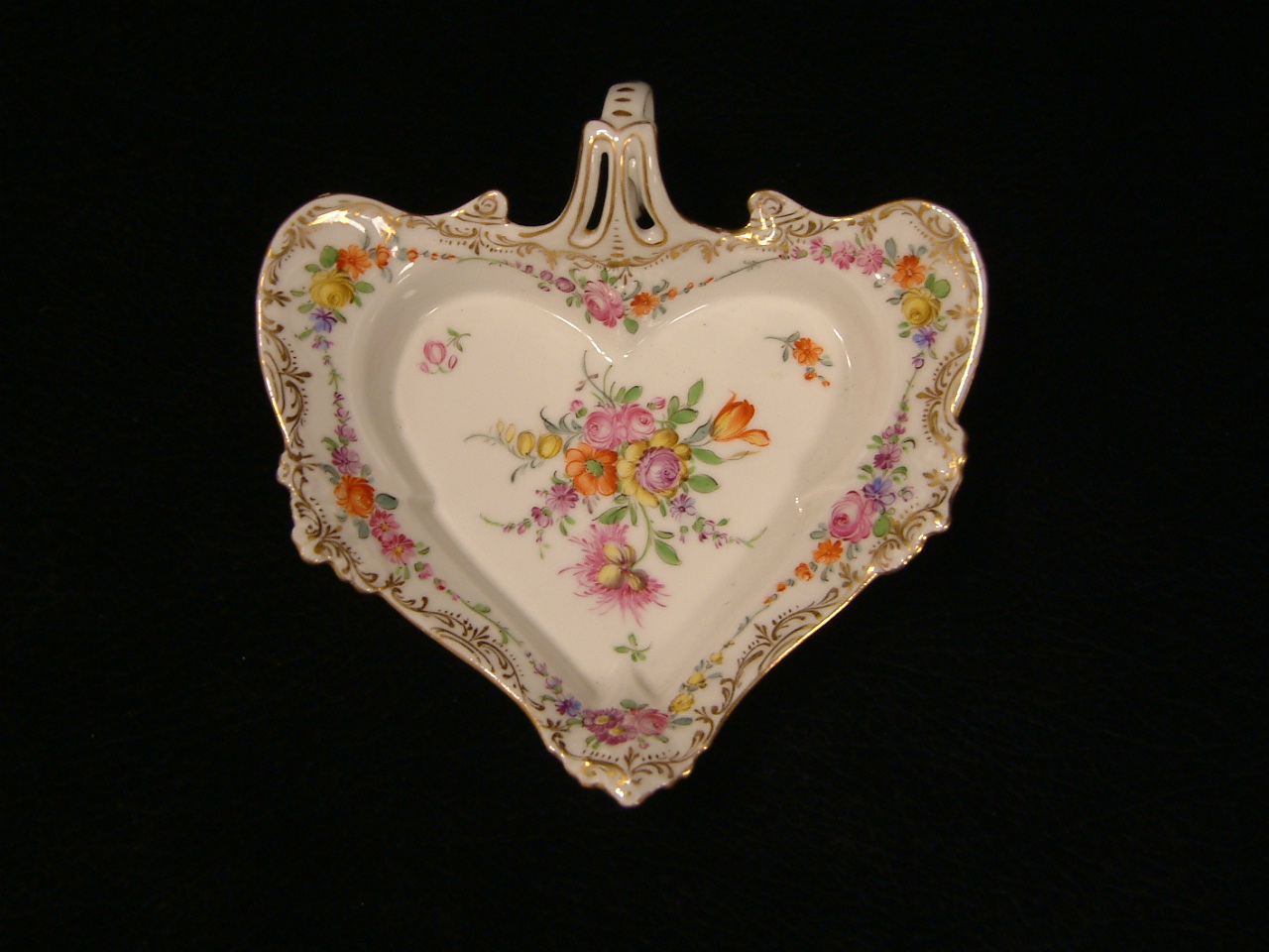 Dresden Franziska Hirsch Handled Heart Shaped Nappy SOLD - Image 2
