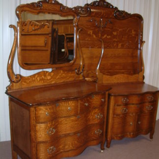 Quartersawn Oak 3 Pc. Bedroom Set   SOLD