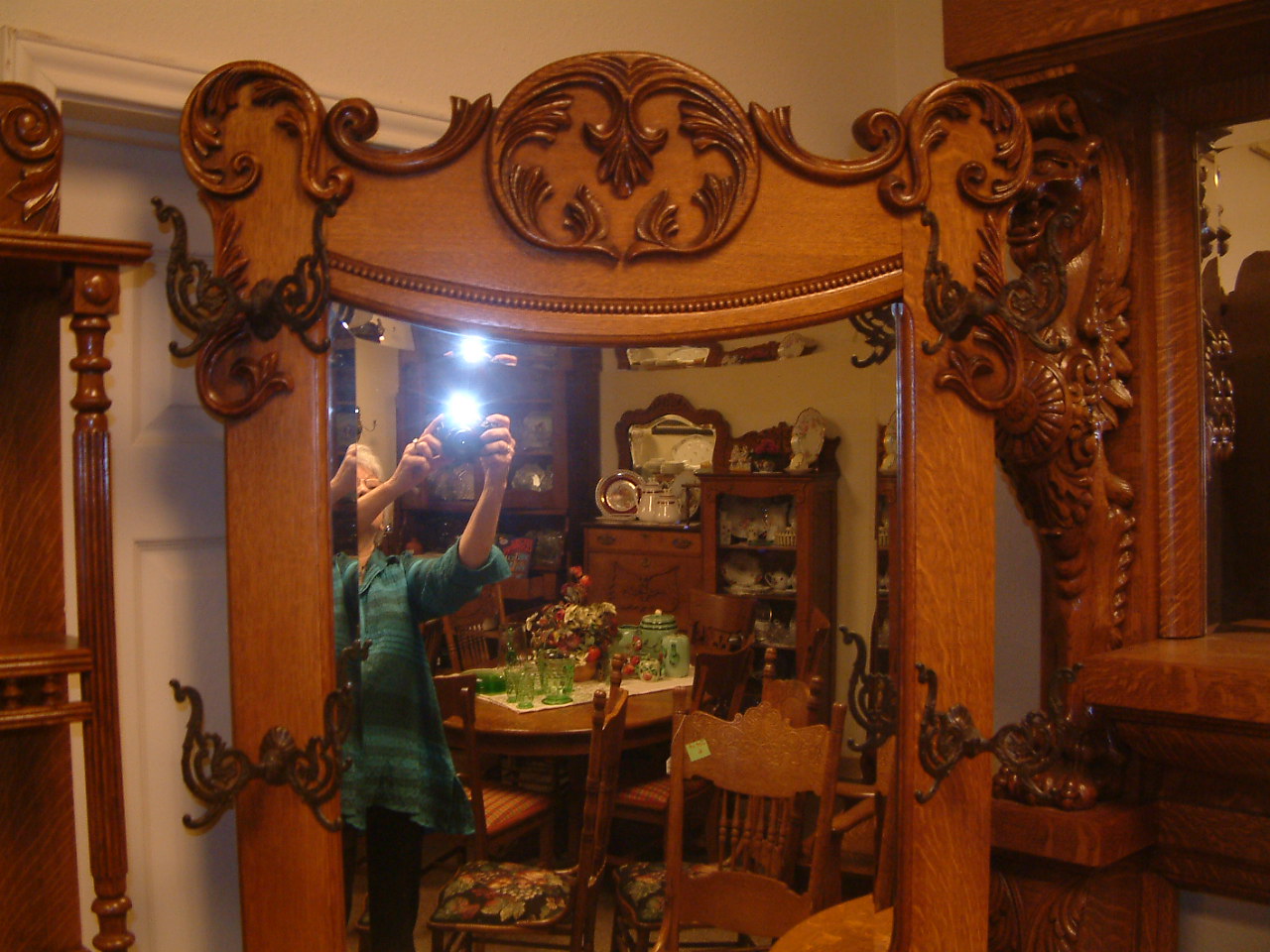 Oak Fancy Crested Halltree - Image 3