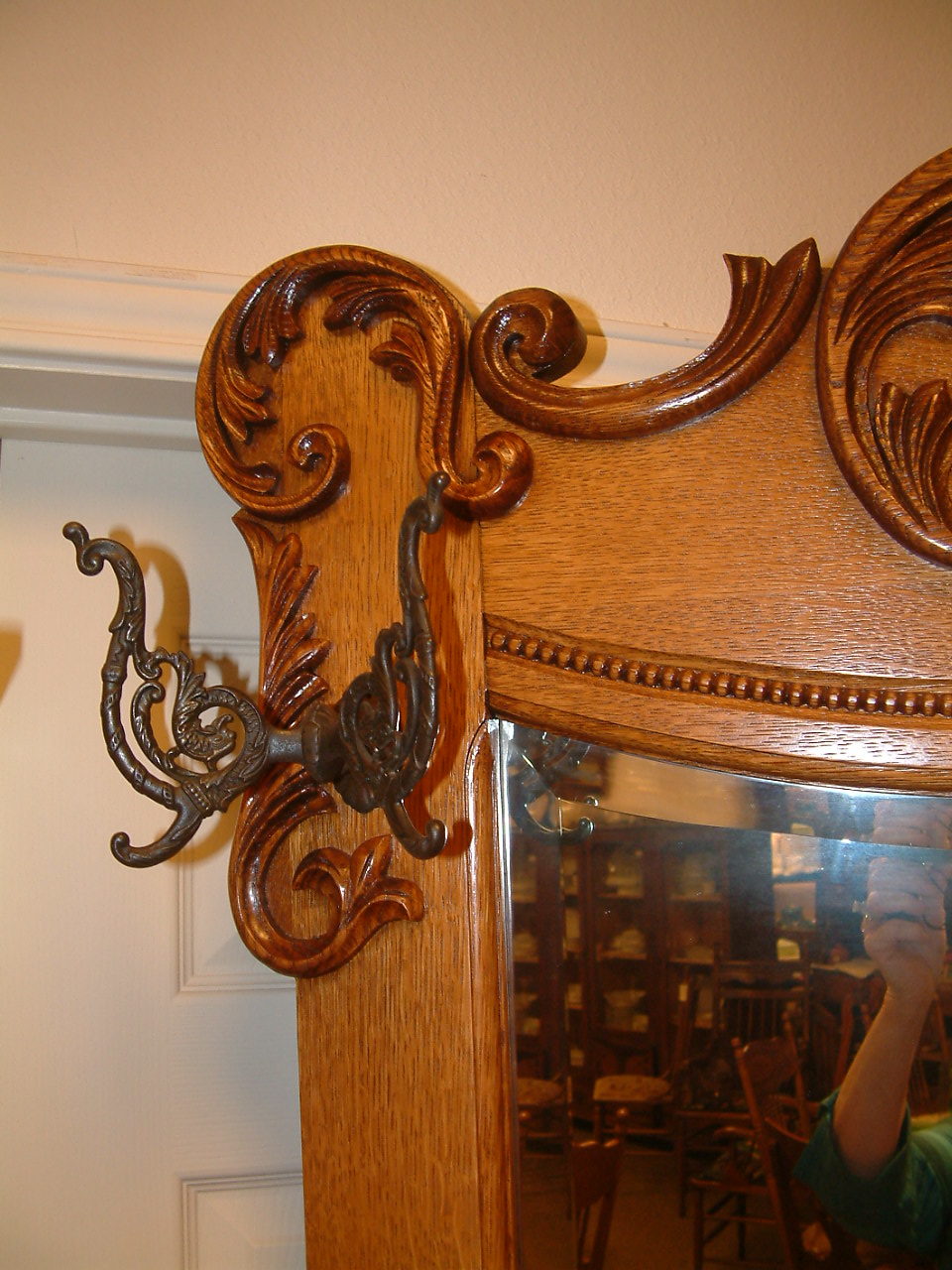 Oak Fancy Crested Halltree - Image 4