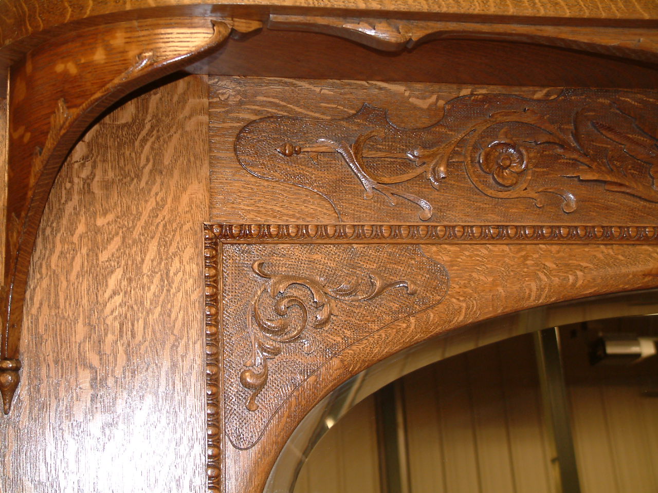 Oak Griffin Adorned Hooded Mantel - Image 5