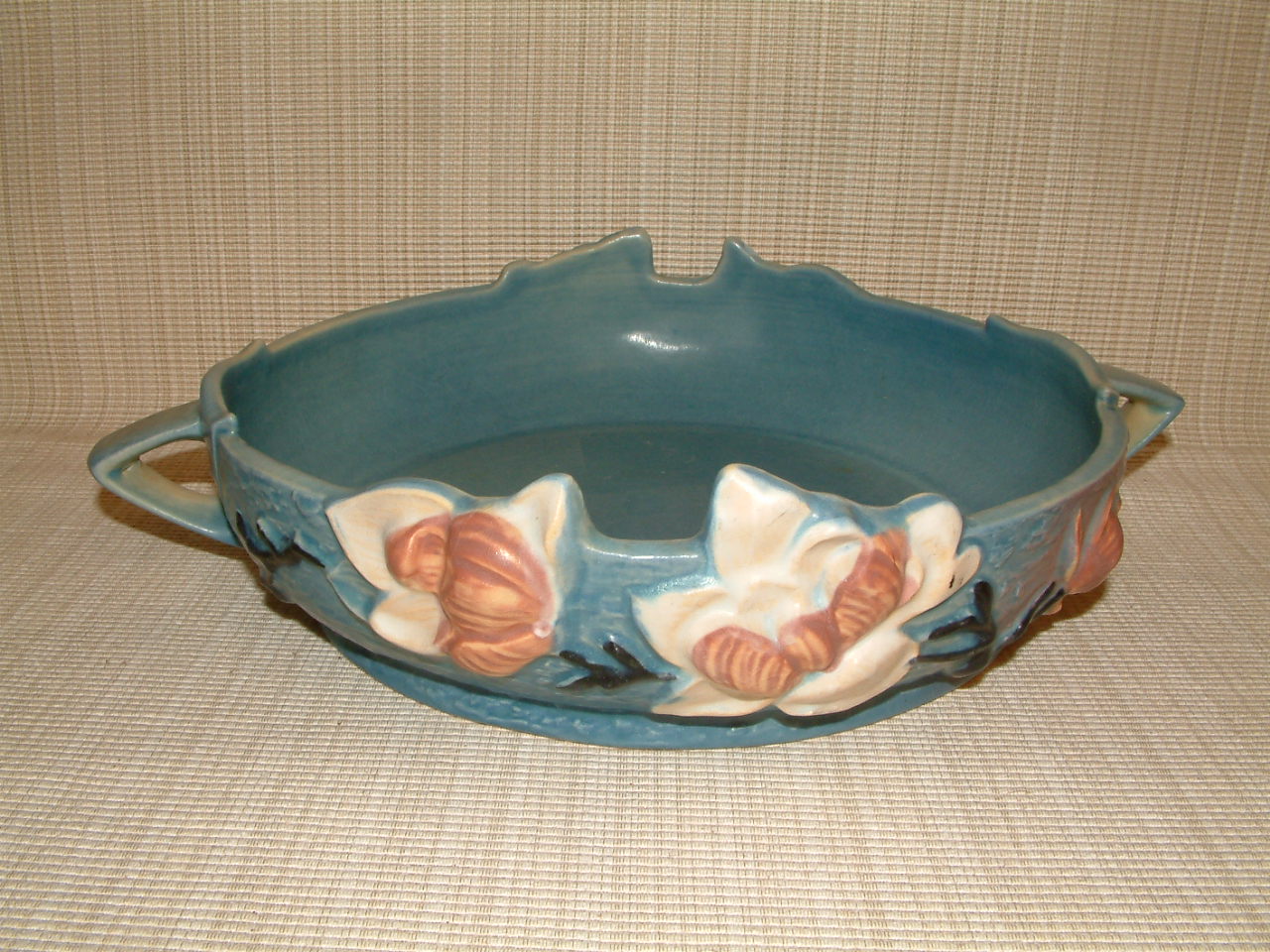 Roseville Magnolia Blue Centerpiece Bowl #450-10" - Image 3