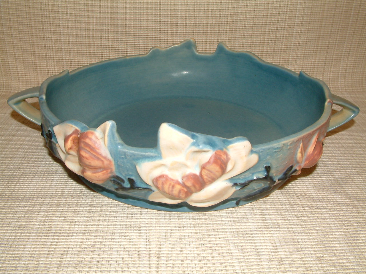 Roseville Magnolia Blue Centerpiece Bowl #450-10" - Image 9