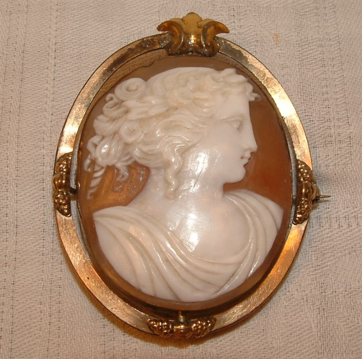 Rare Shell Cameo reversing to Mourning Photo