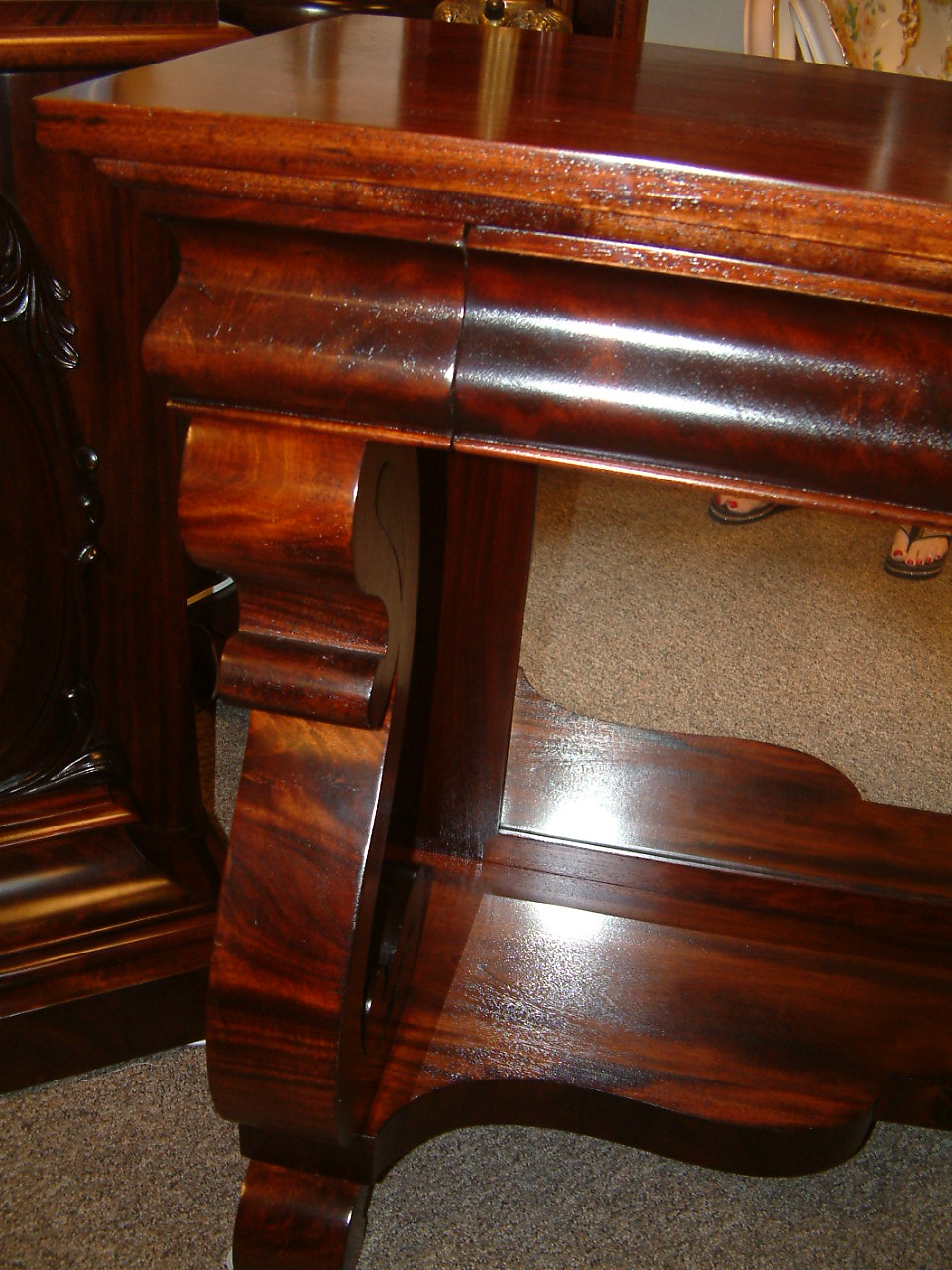 Mahogany Berkey and Gay Pier Mirror / Entry Table - Image 2