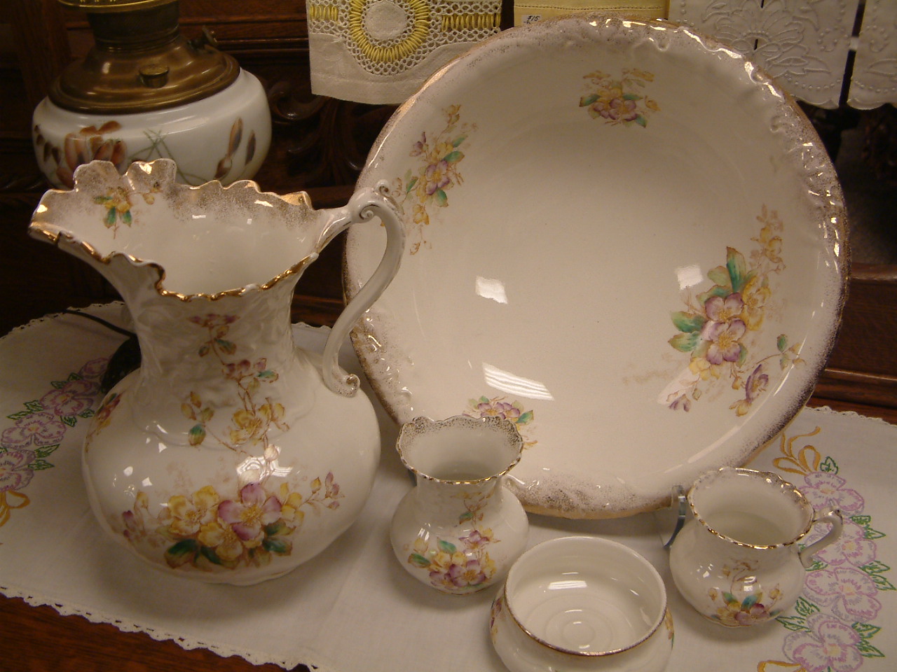 Knowles Pitcher and Bowl 5 Pc Set - Image 12