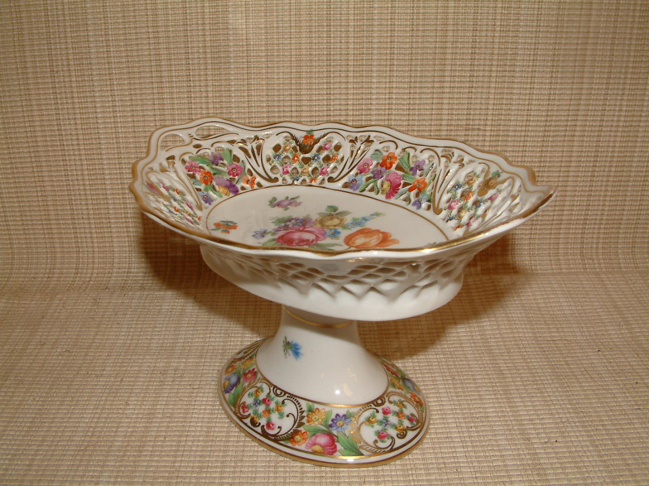 Schumann Dresden Reticulated Edge Oval Compote SOLD - Image 5