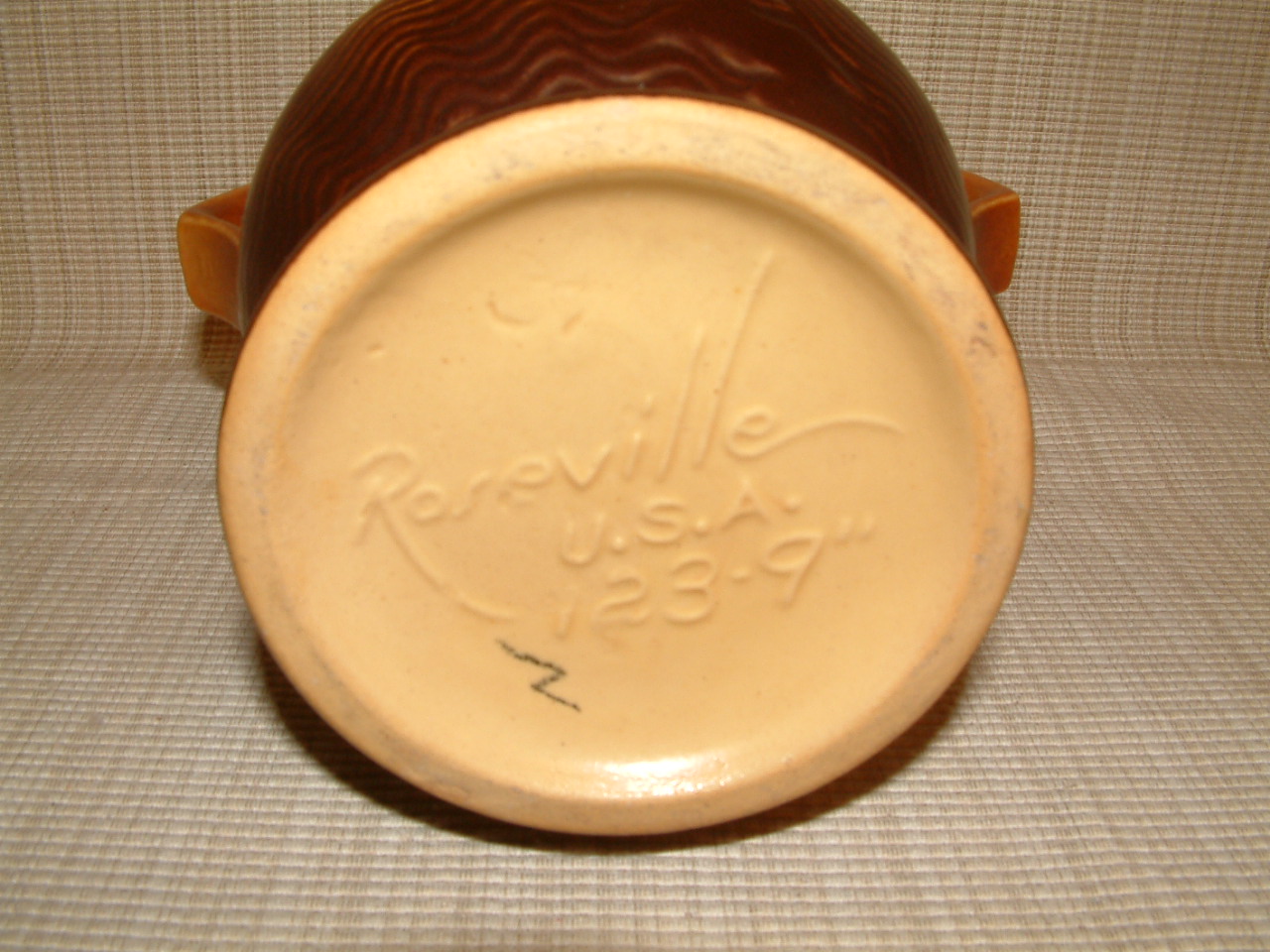Roseville Terra Cotta Freesia Handled Vase #123-9" - Image 6