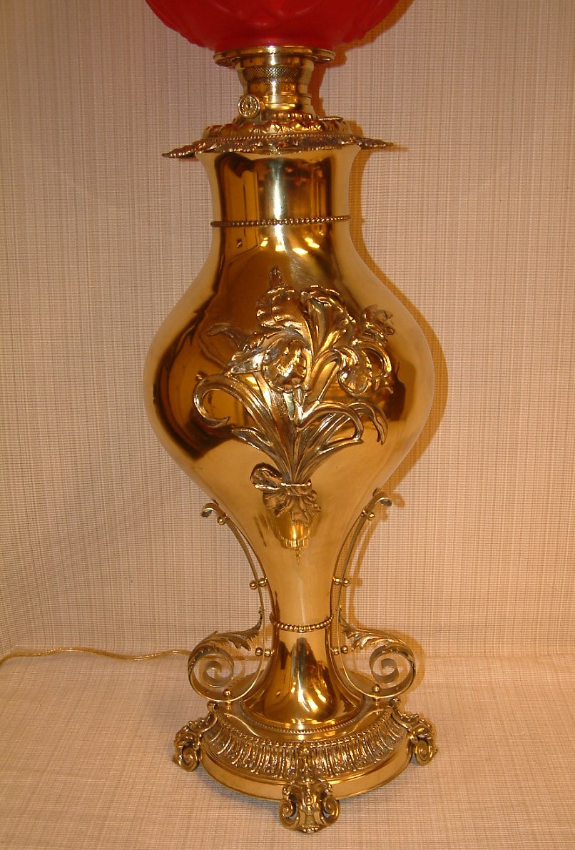 Victorian Oversized Banquet Lamp - Image 9