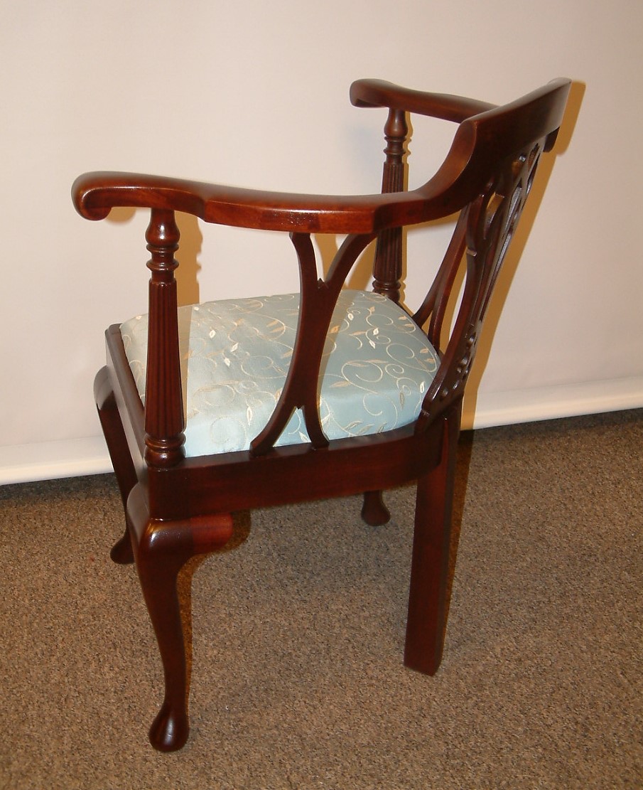 Walnut Chippendale Corner Chair - Image 3