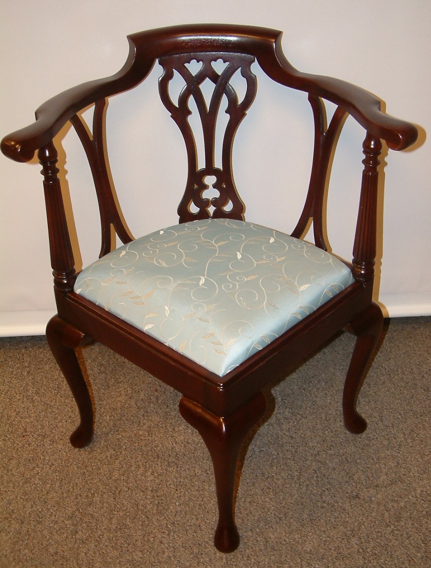Walnut Chippendale Corner Chair - Image 5