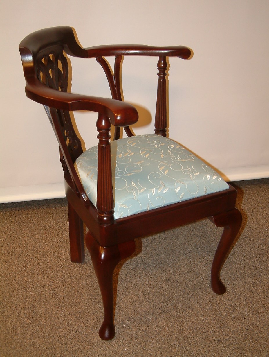 Walnut Chippendale Corner Chair - Image 9