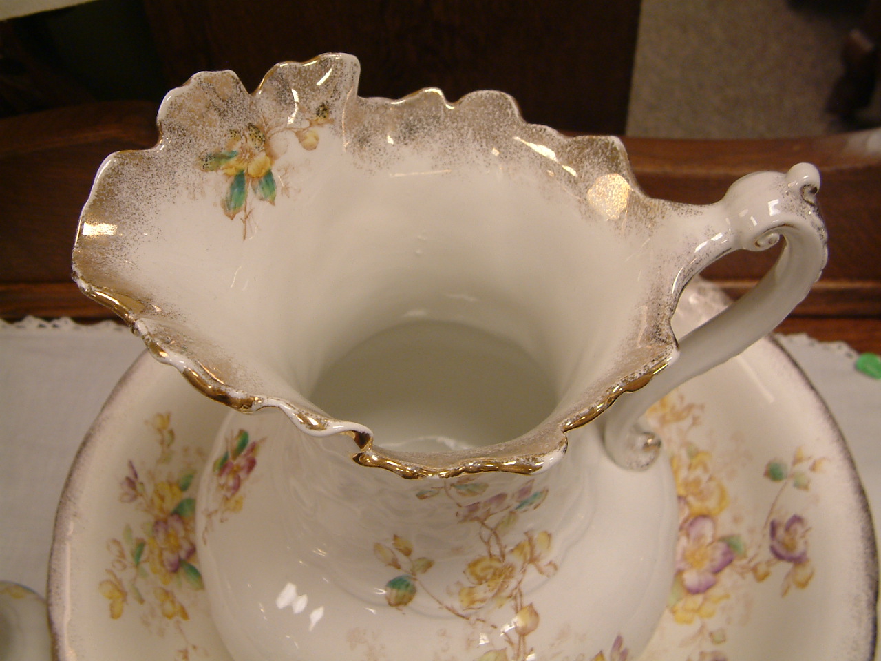 Knowles Pitcher and Bowl 5 Pc Set - Image 5
