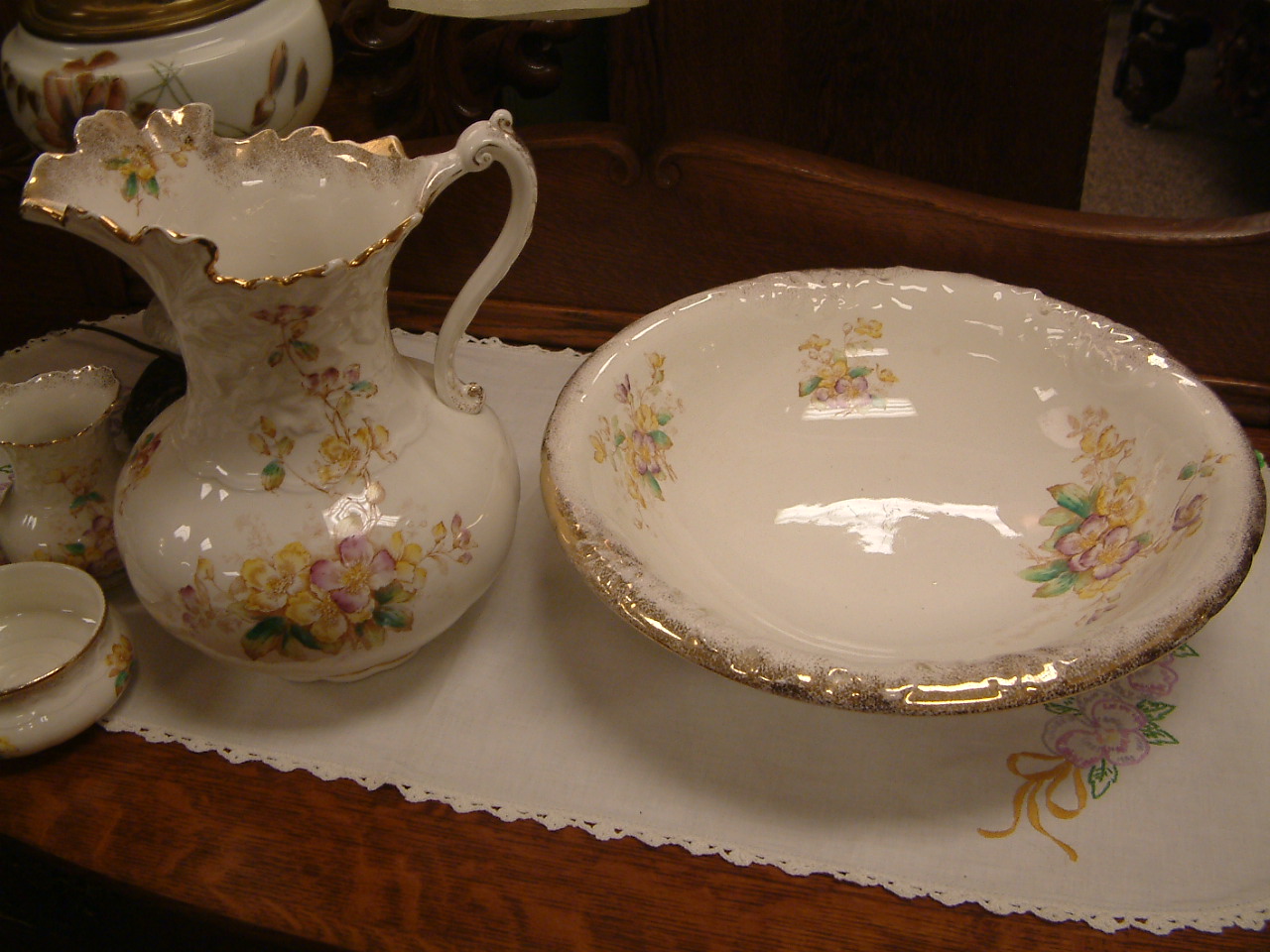 Knowles Pitcher and Bowl 5 Pc Set - Image 6