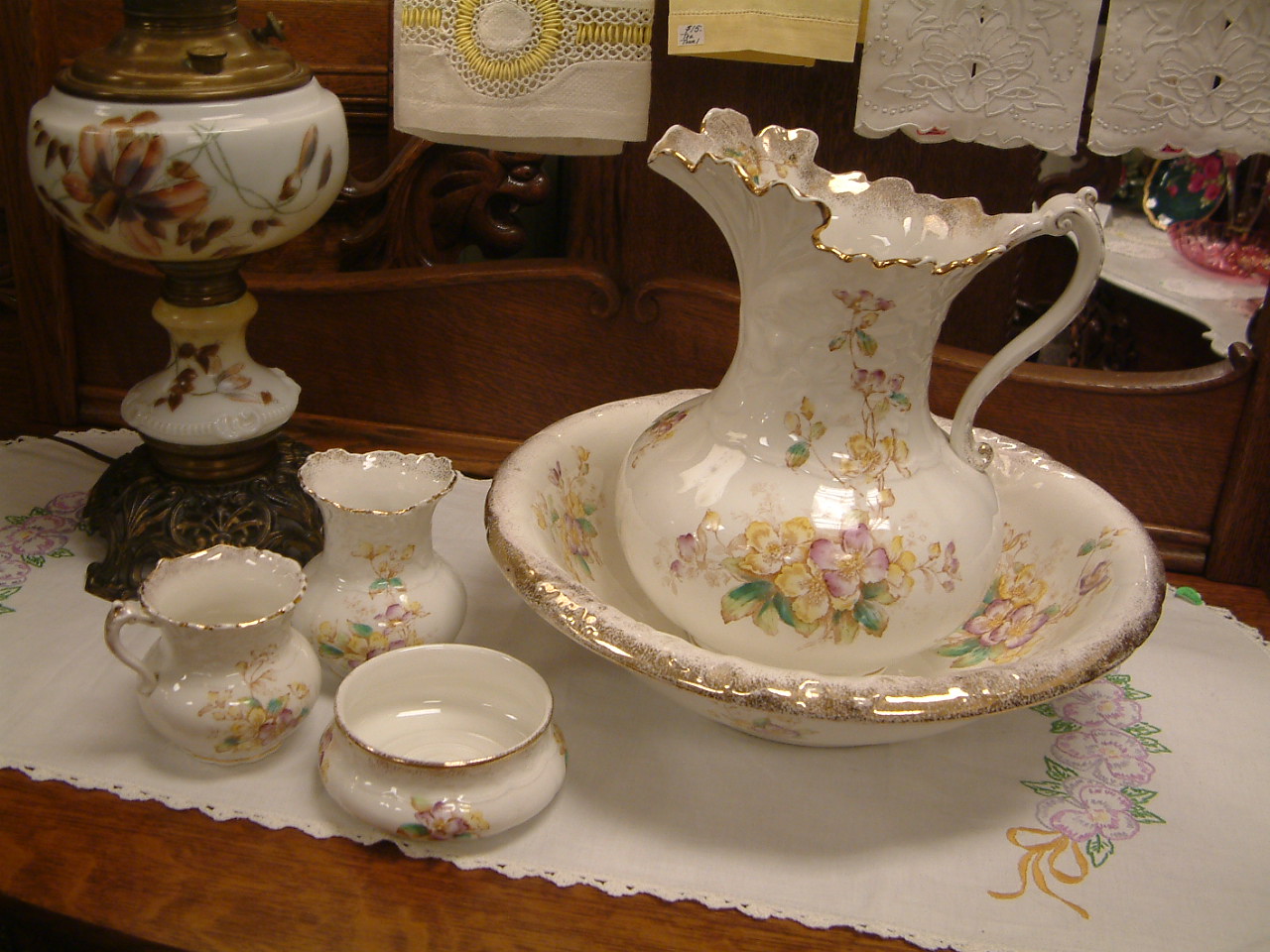 Knowles Pitcher and Bowl 5 Pc Set - Image 8
