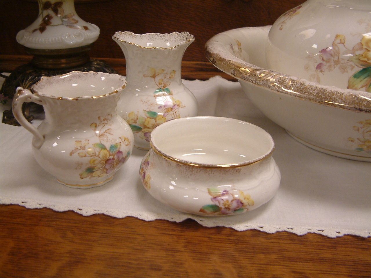 Knowles Pitcher and Bowl 5 Pc Set - Image 2