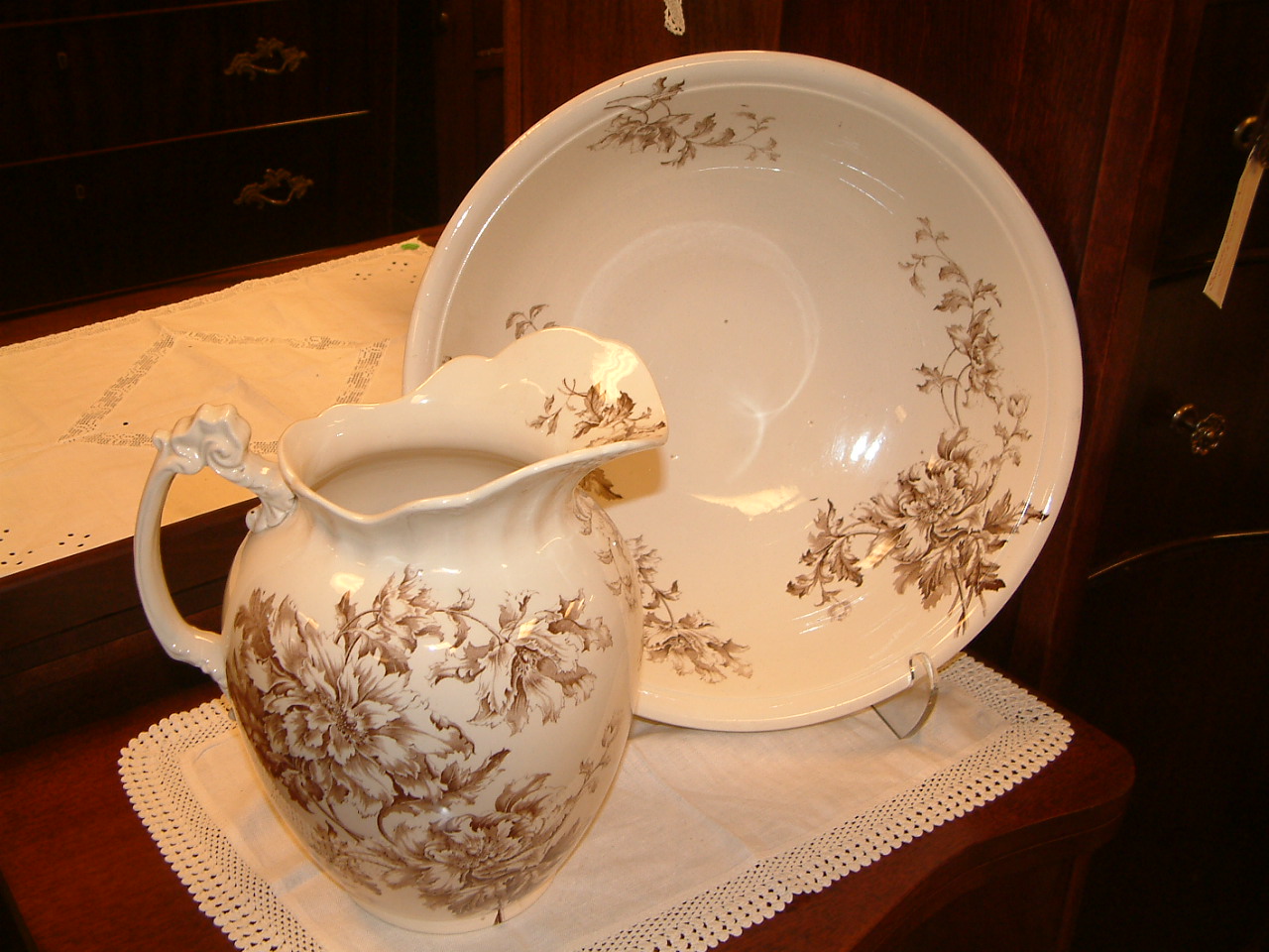 Bourne & Leigh Brown Transferware Pitcher & Bowl - Image 2