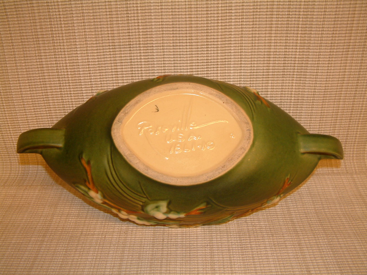 Roseville Snowberry 10" Centerpiece Bowl IBL1-10 - Image 4