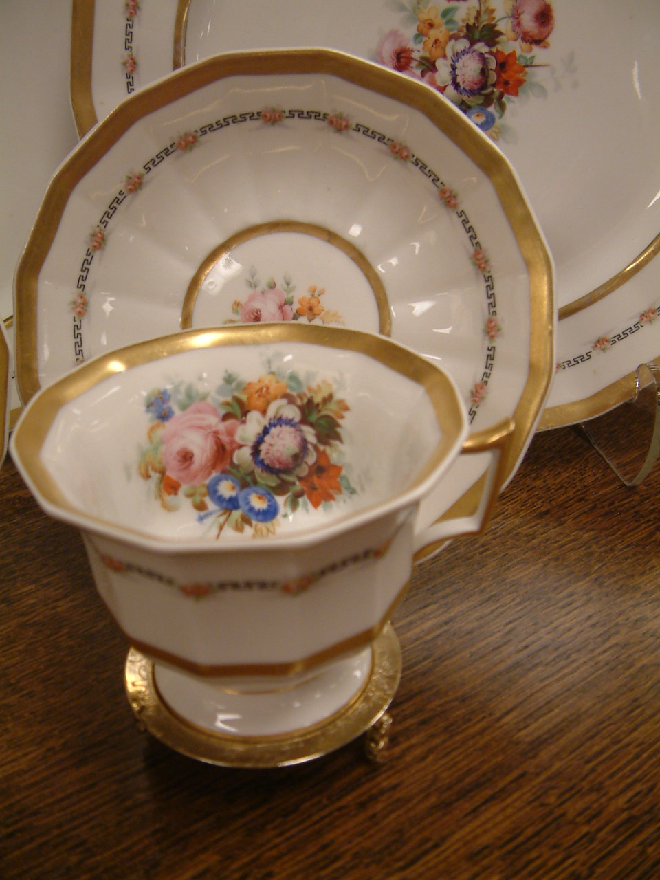 Tresseman & Vogt Limoges China Service for 6 - Image 4
