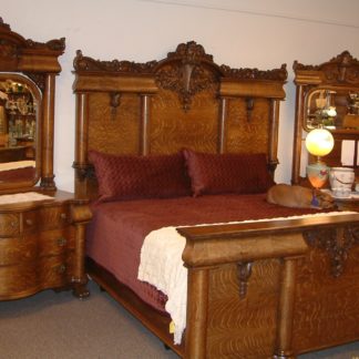 Oak Karges Bedroom Set   SOLD
