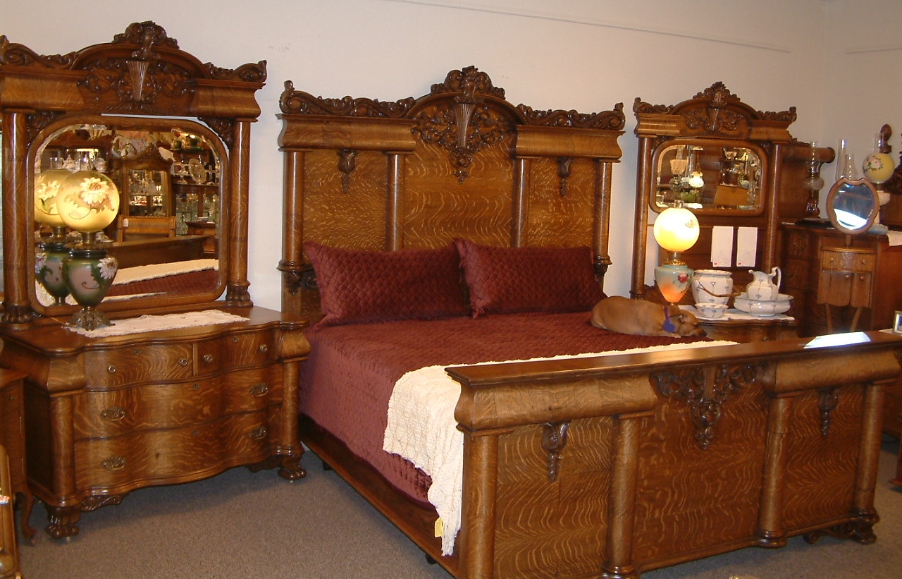 Oak Karges Bedroom Set SOLD - Image 3