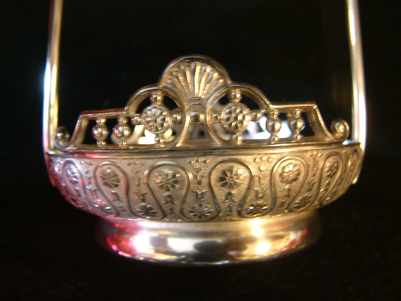 Cranberry Victorian Pickle Castor - Image 8