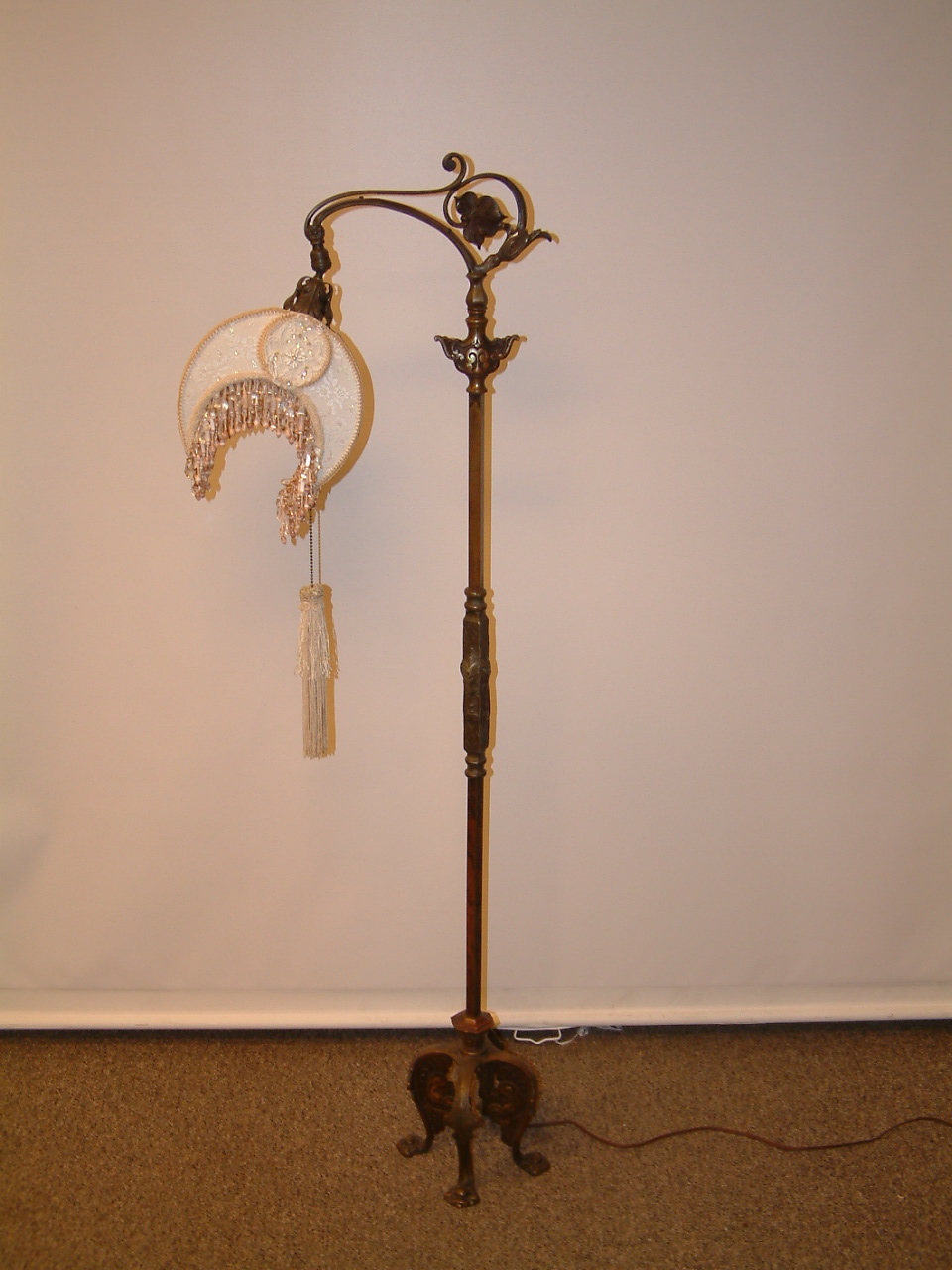 Antique Bronze Clawfoot Bridge Lamp