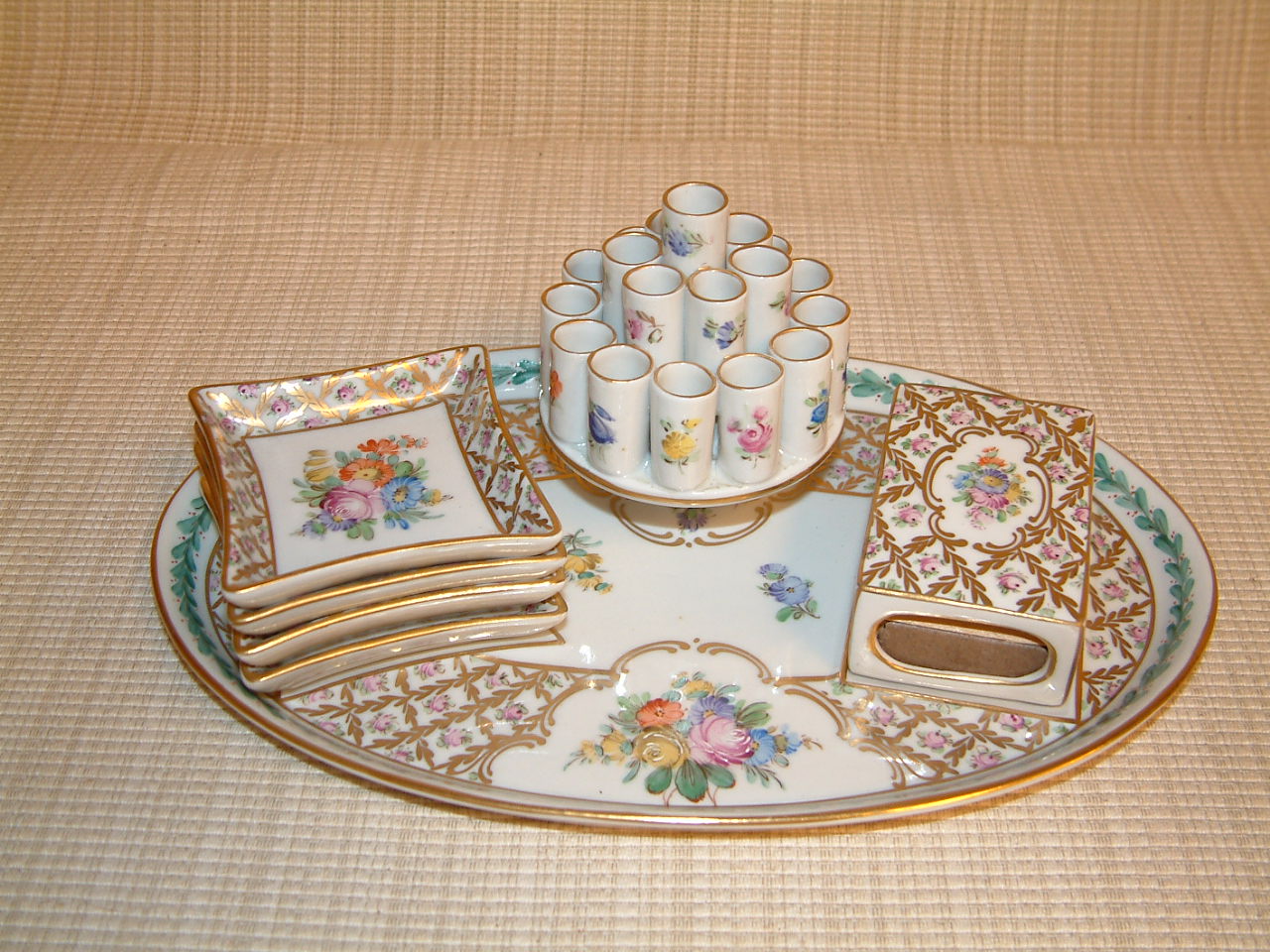 Dresden Carl Thieme Cigarette Set - Image 2