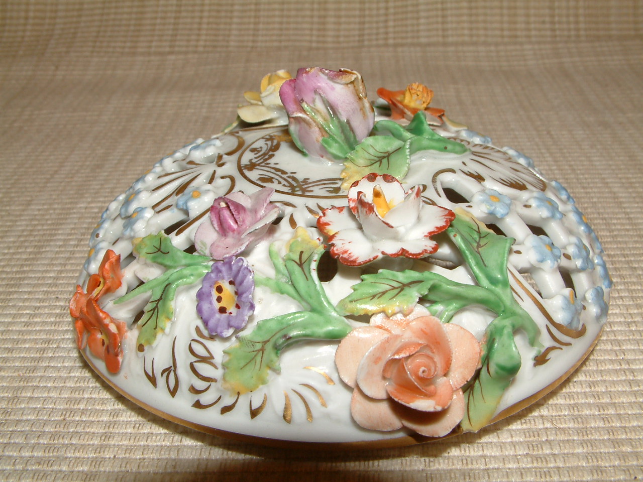 Dresden Carl Theime Reticulated Large Covered Trinket Dish - Image 13