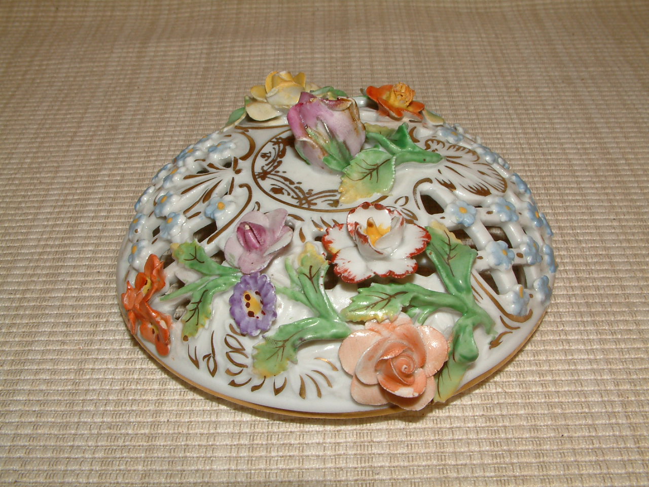 Dresden Carl Theime Reticulated Large Covered Trinket Dish - Image 14