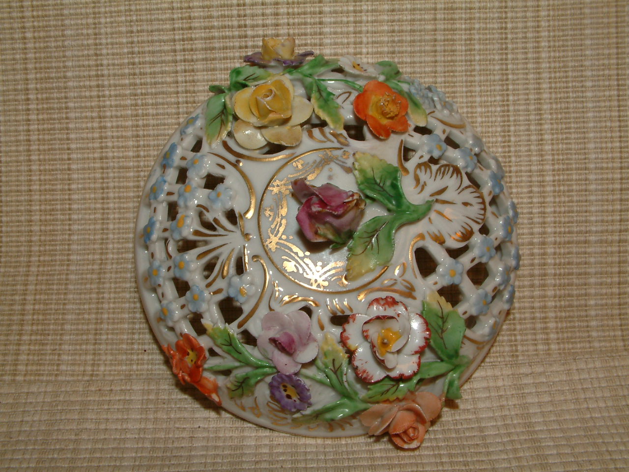 Dresden Carl Theime Reticulated Large Covered Trinket Dish - Image 15