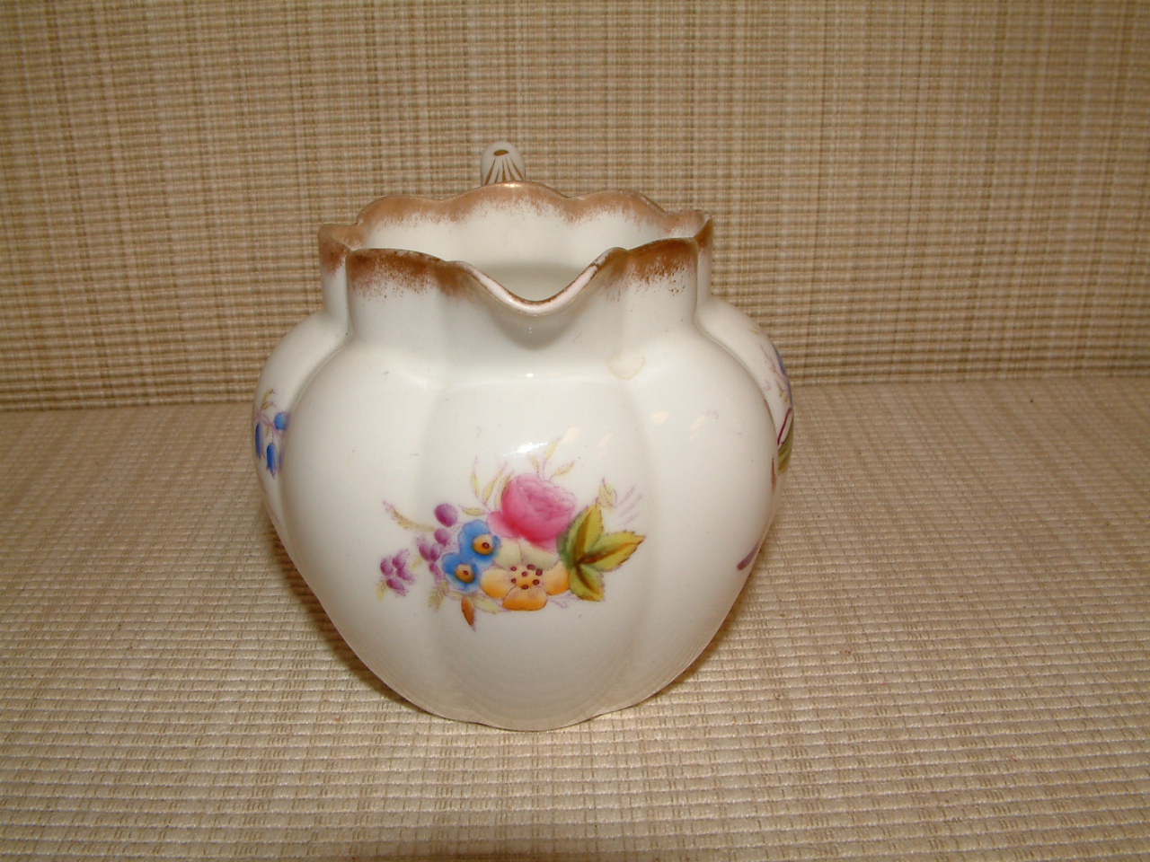 Shelley - Wileman & Co. Floral Sprays Creamer SALE PRICED - Image 3
