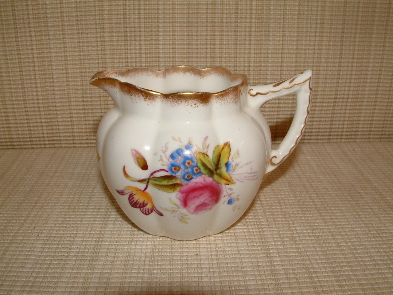 Shelley - Wileman & Co. Floral Sprays Creamer SALE PRICED - Image 4
