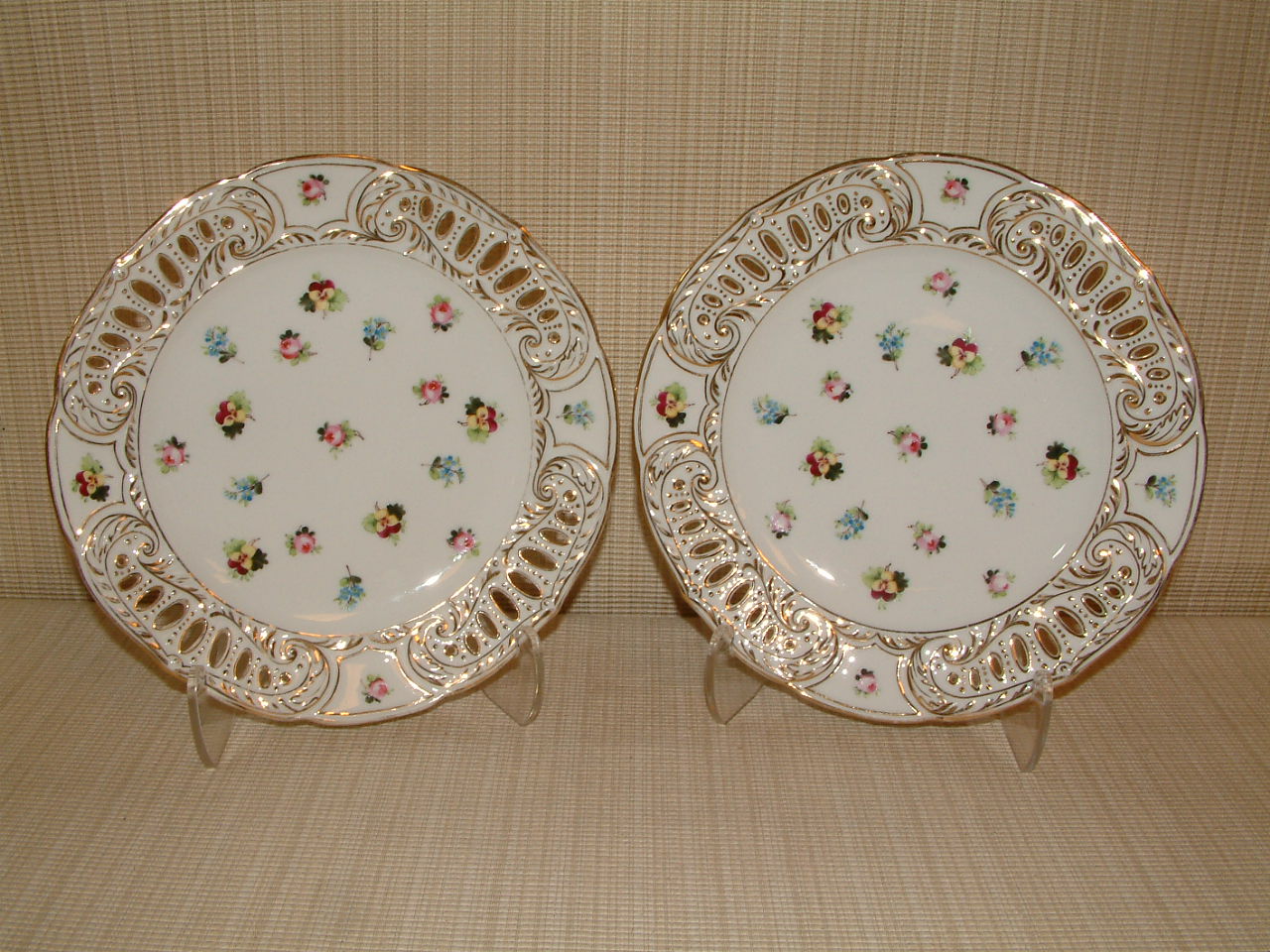Dresden Reticulated Edge Cabinet Plate - Image 7