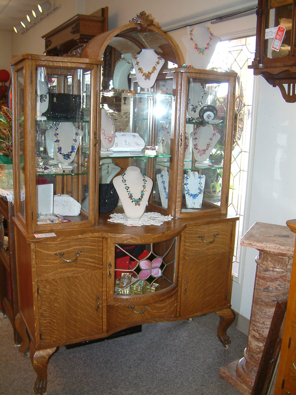Quartersawn Oak Jade / Display Cabinet - Image 4