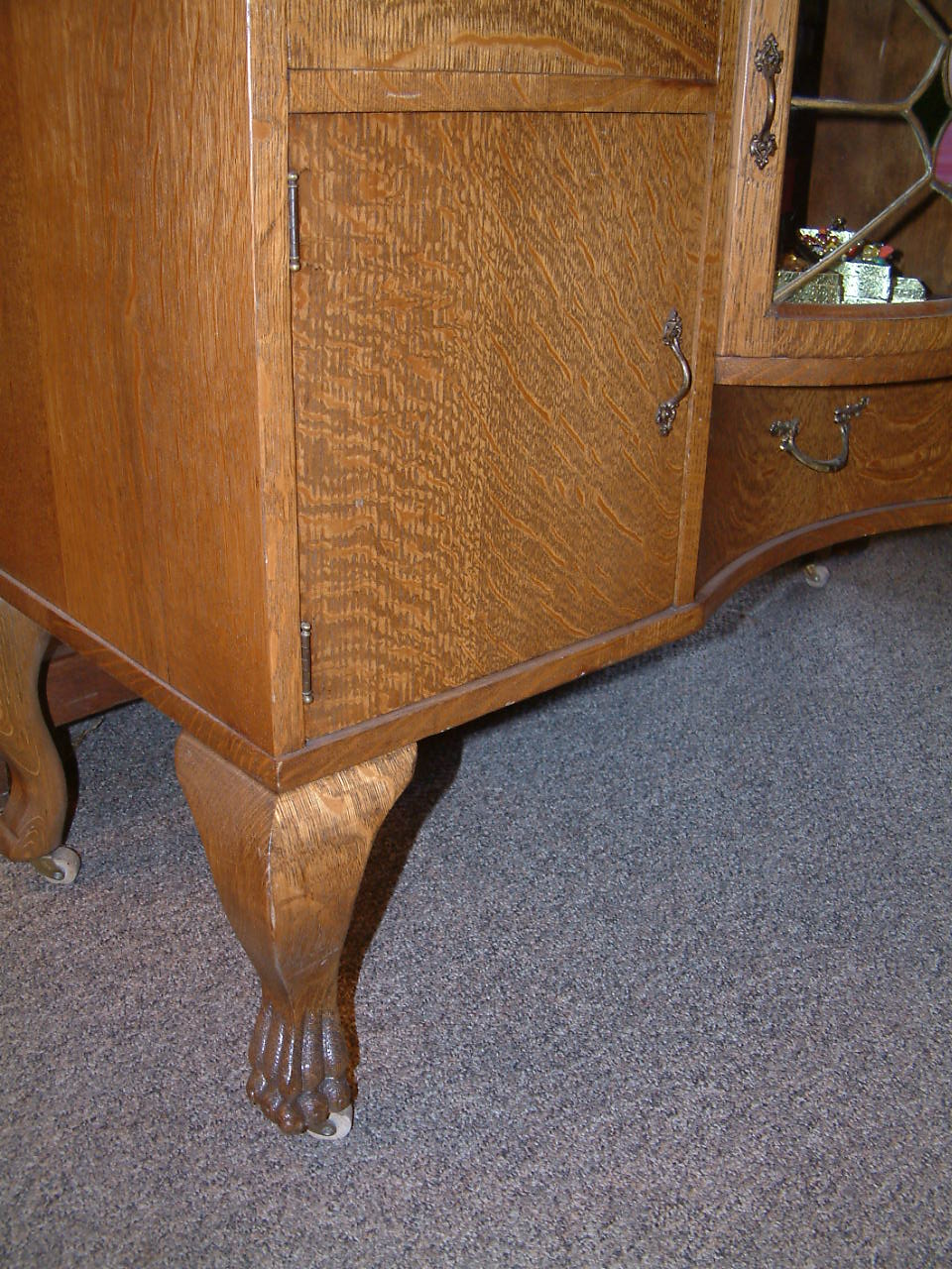 Quartersawn Oak Jade / Display Cabinet - Image 9