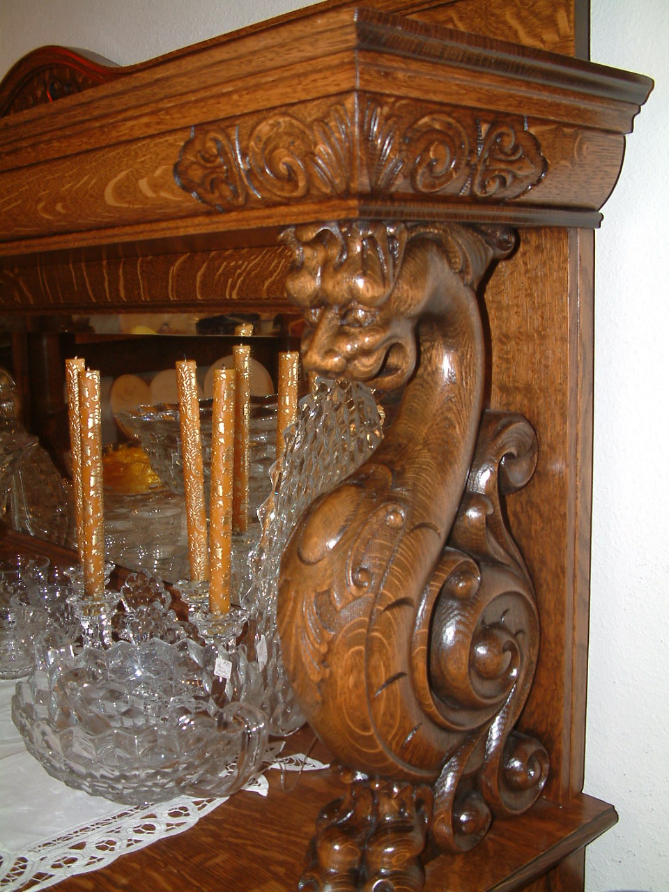 Quartersawn Oak Griffin Buffet - Image 3
