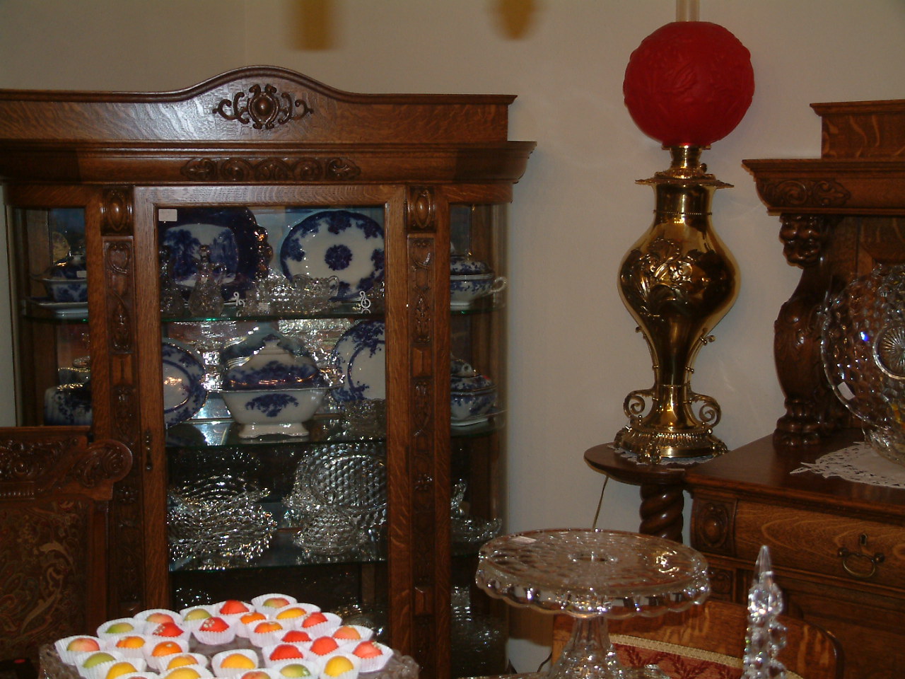Quartersawn Oak Fancy Carved Clawfoot China Cabinet - Image 3