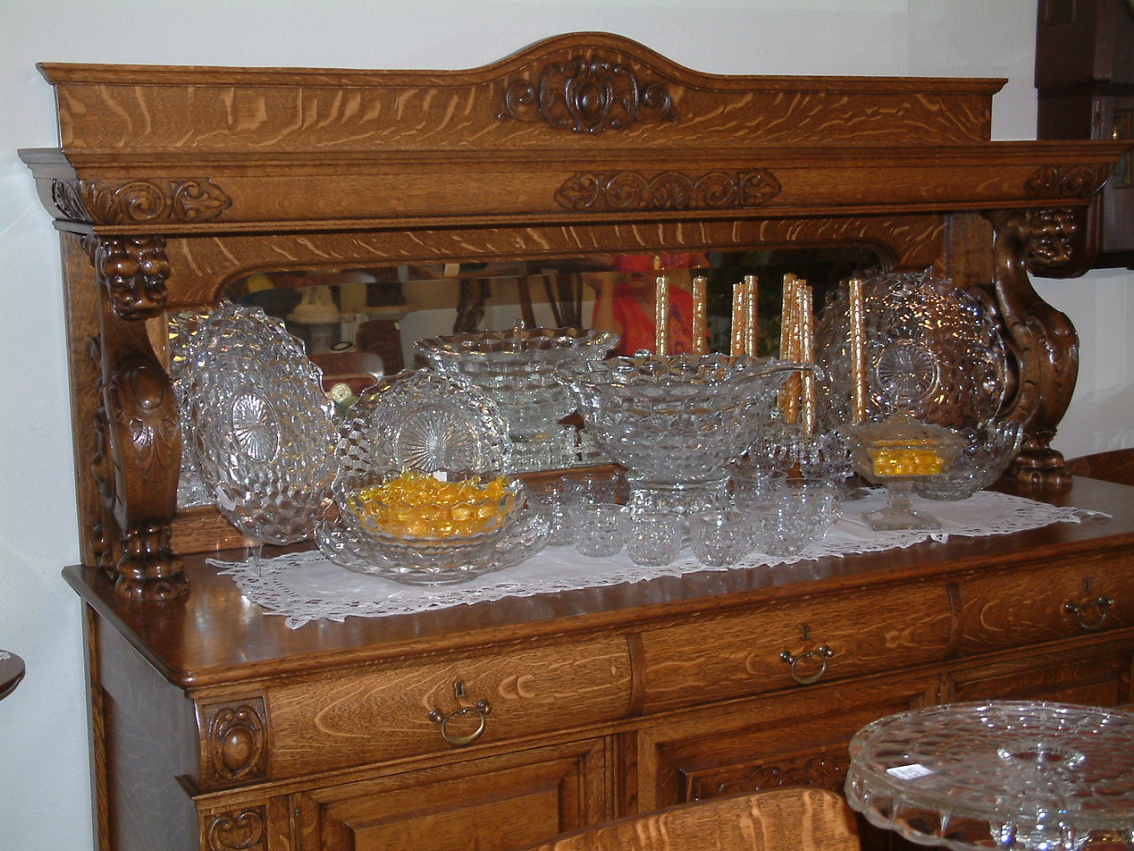 Quartersawn Oak Griffin Buffet - Image 5