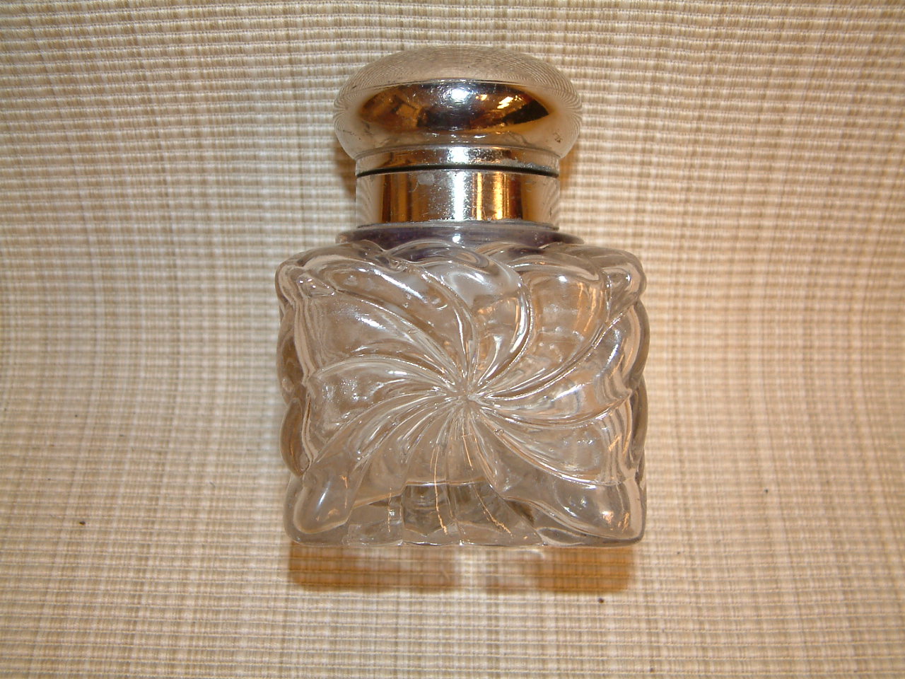 Baccarat Swirling Star Inkwell - Image 3