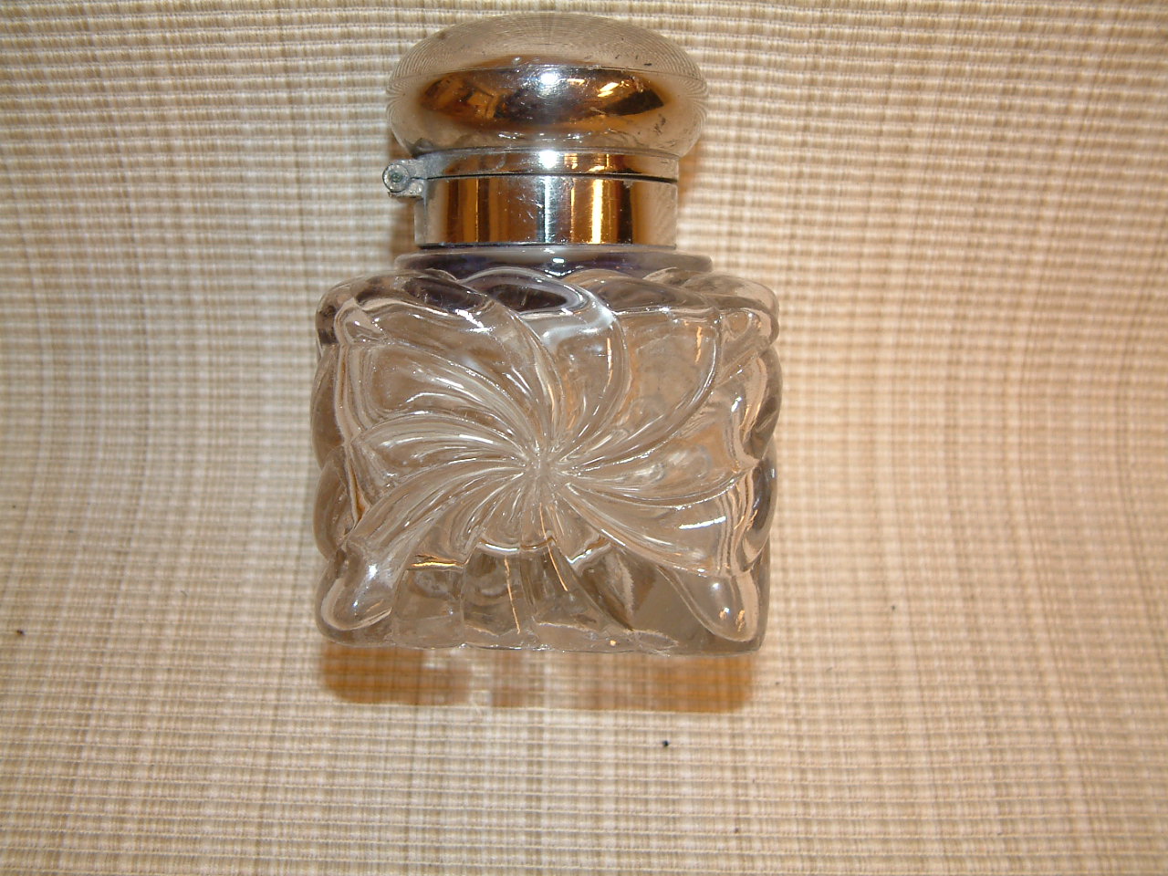 Baccarat Swirling Star Inkwell - Image 6