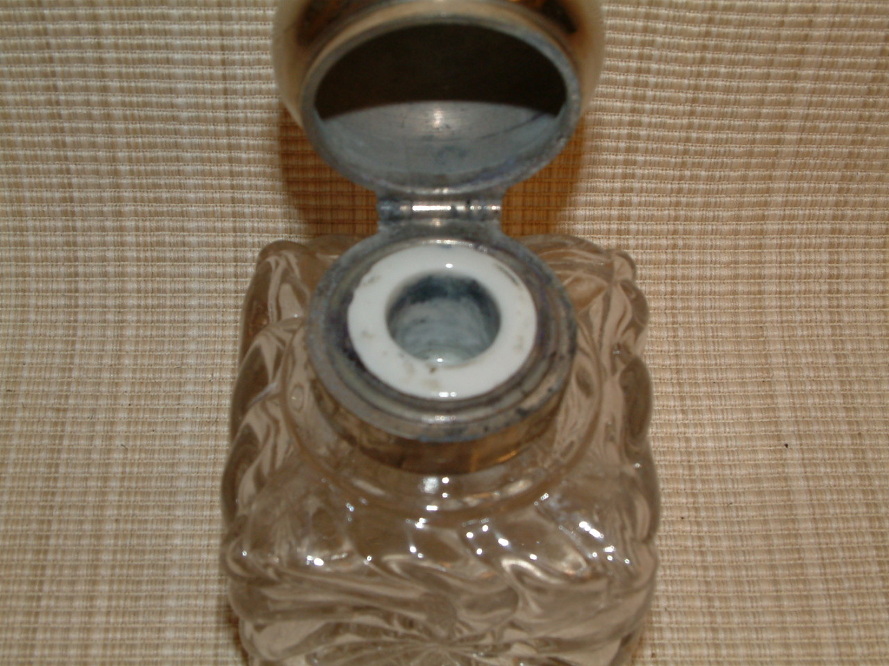 Baccarat Swirling Star Inkwell - Image 7