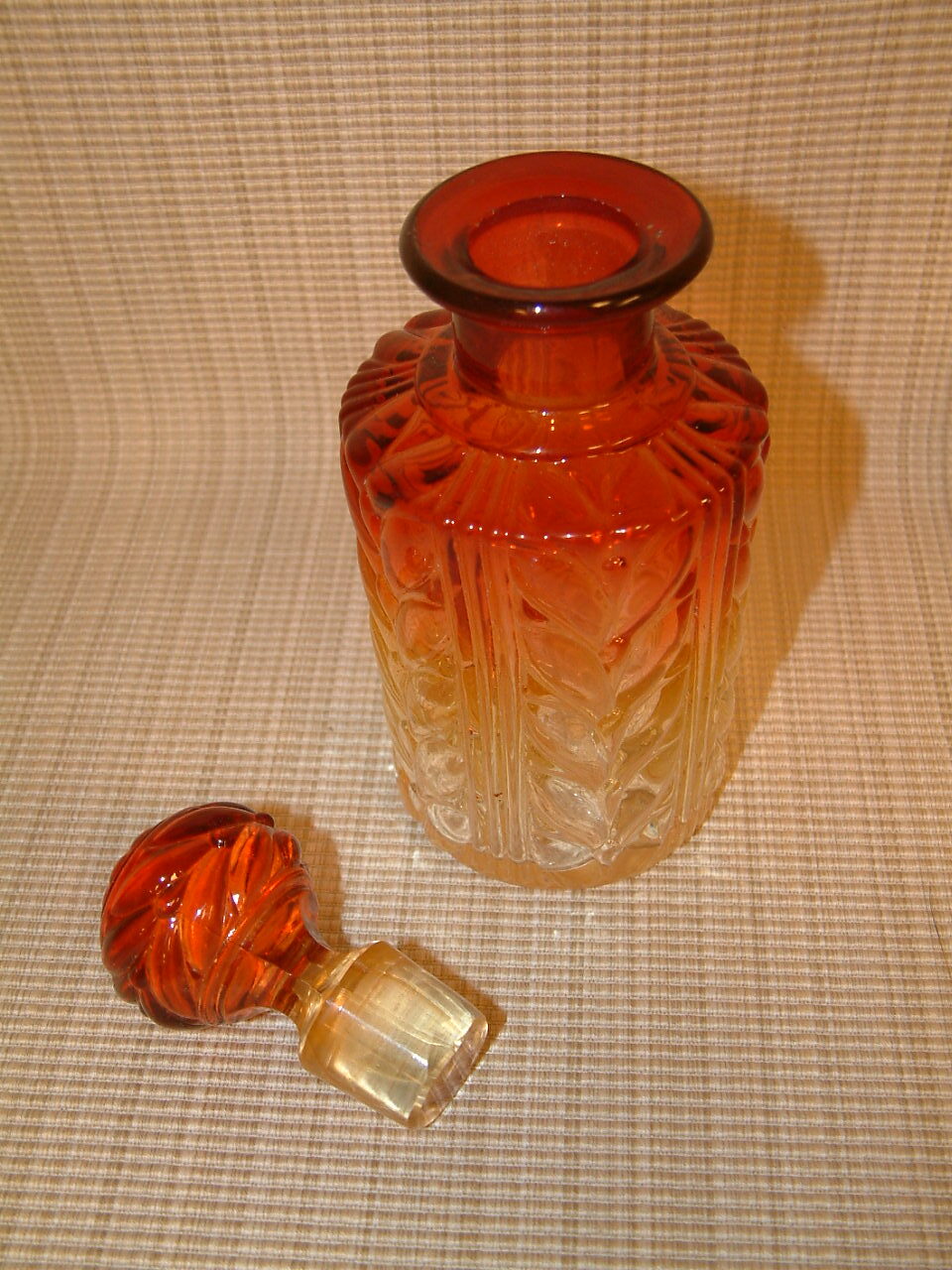 Baccarat Laurel Leaf Laurier Perfume Bottle - Image 3