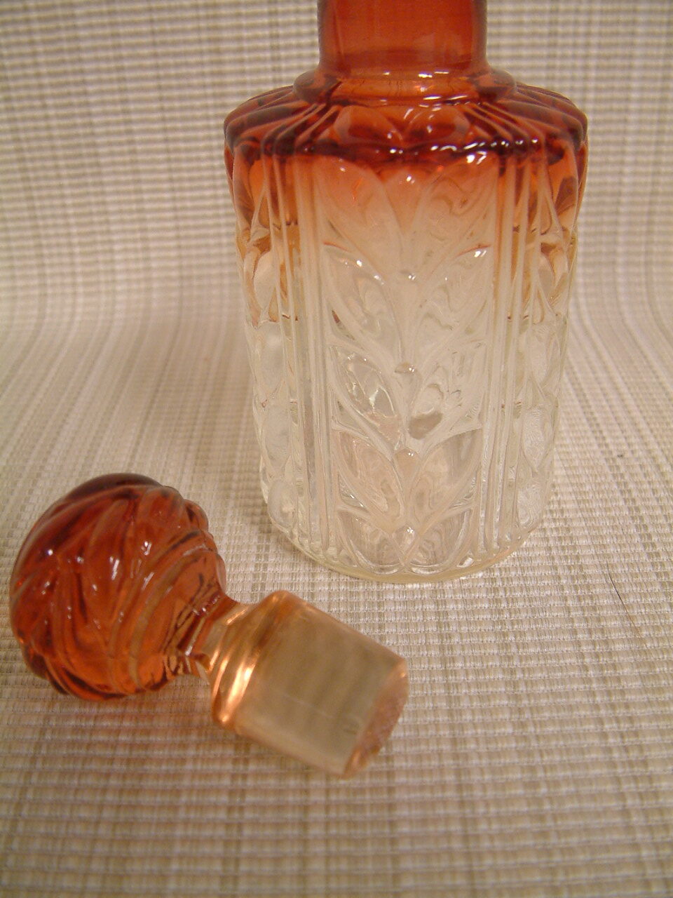 Baccarat Laurel Leaf Laurier Perfume Bottle - Image 3