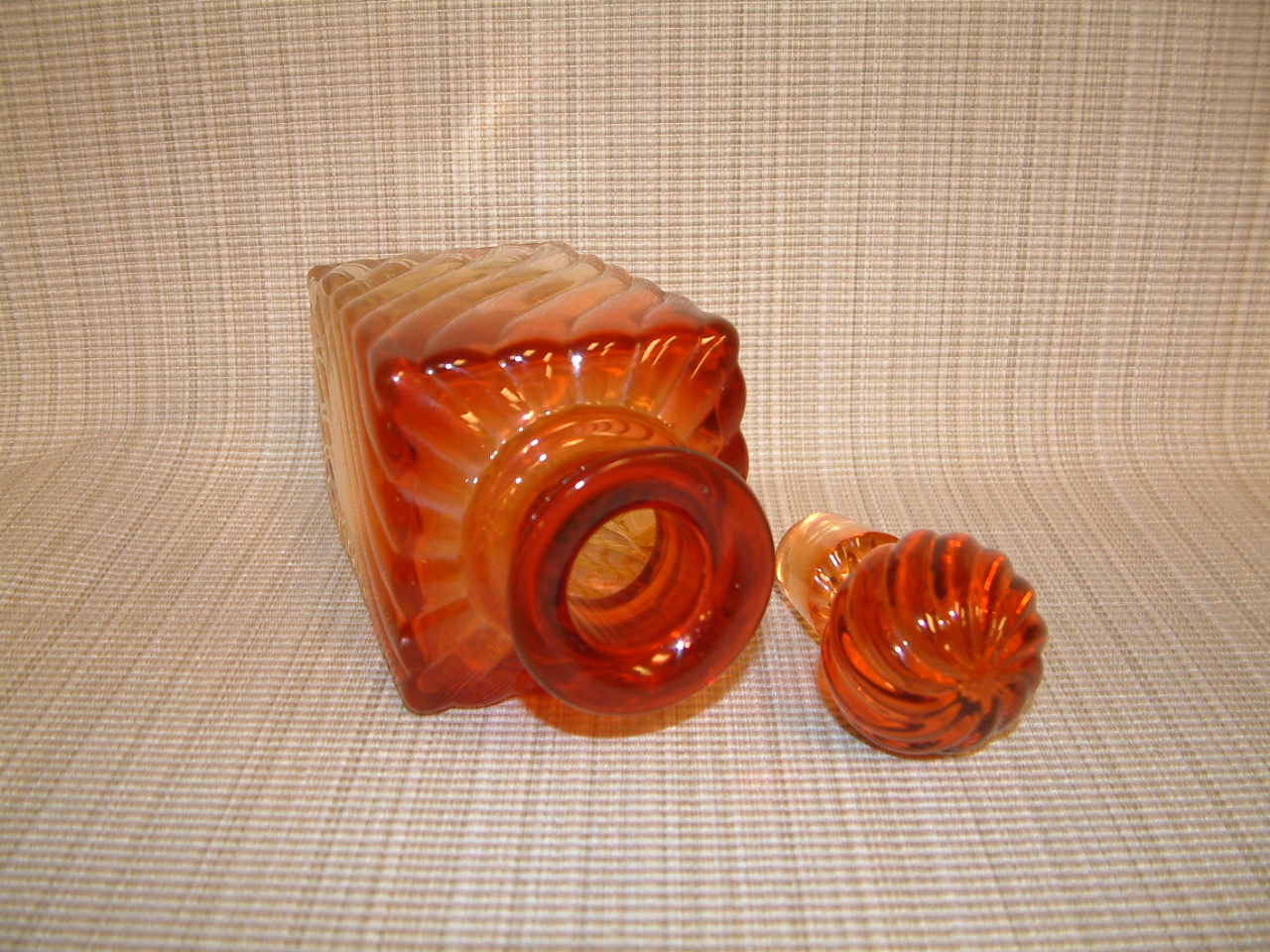 Baccarat Rose Tiente Swirl Square Liquor Bottle / Decanter - Image 2