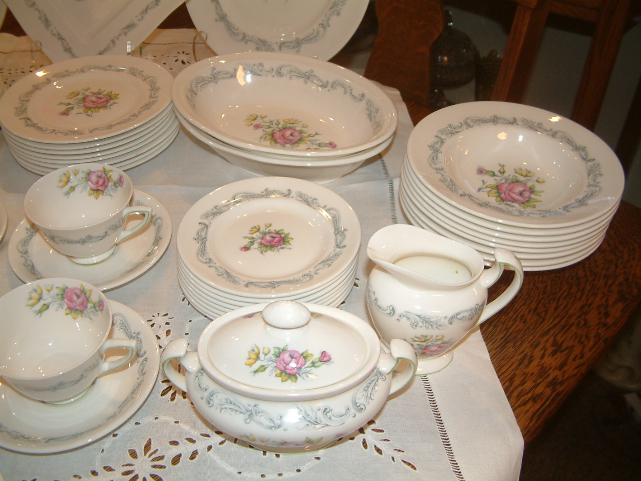 Royal Doulton Chantilly Rose Fine China - Image 3