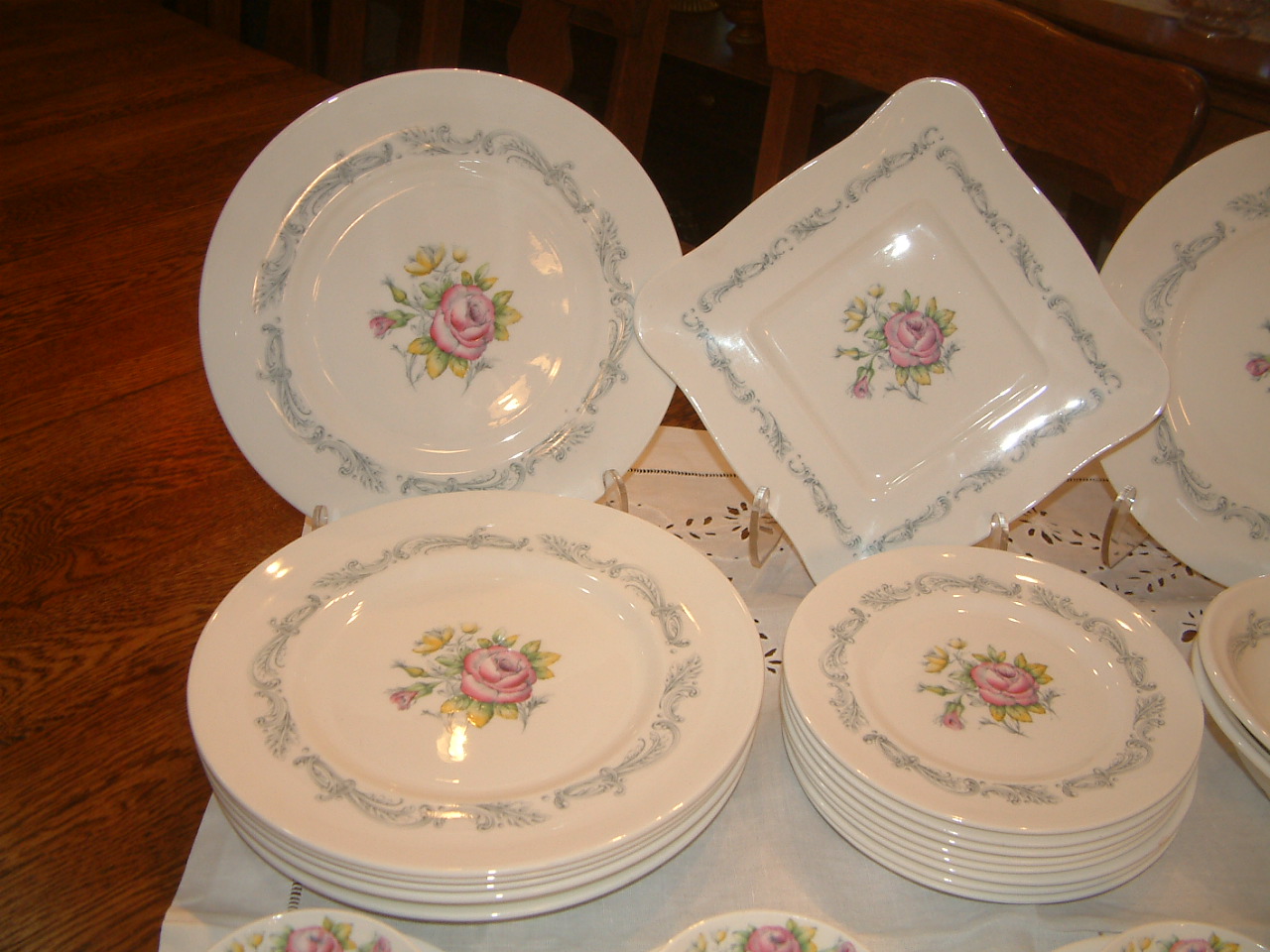 Royal Doulton Chantilly Rose Fine China - Image 5
