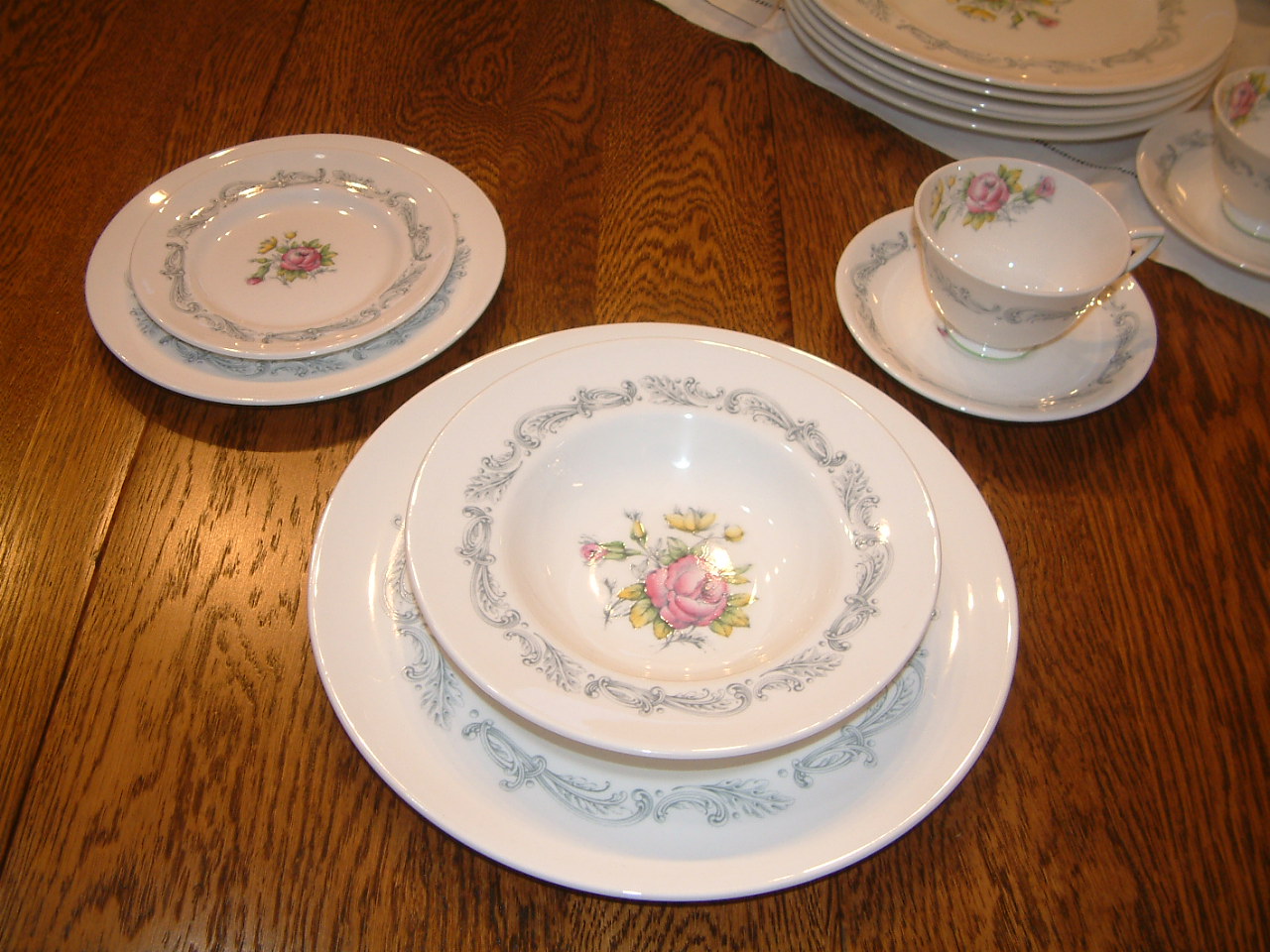 Royal Doulton Chantilly Rose Fine China - Image 6