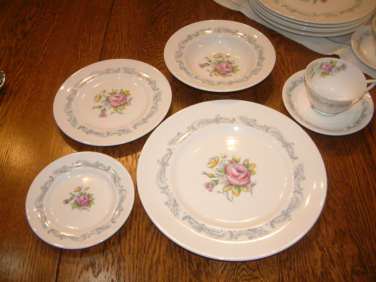 Royal Doulton Chantilly Rose Fine China - Image 7